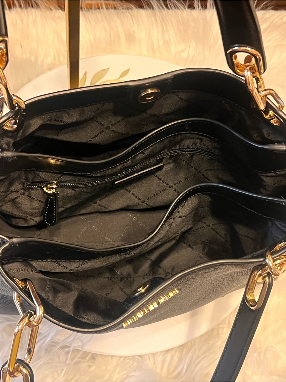 Michael Kors Trisha Large black Pebbled Leather Shoulder Bag - Picture 16 of 16
